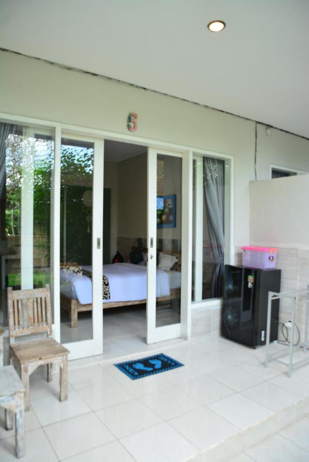 Asung Guesthouse Canggu  Exterior photo