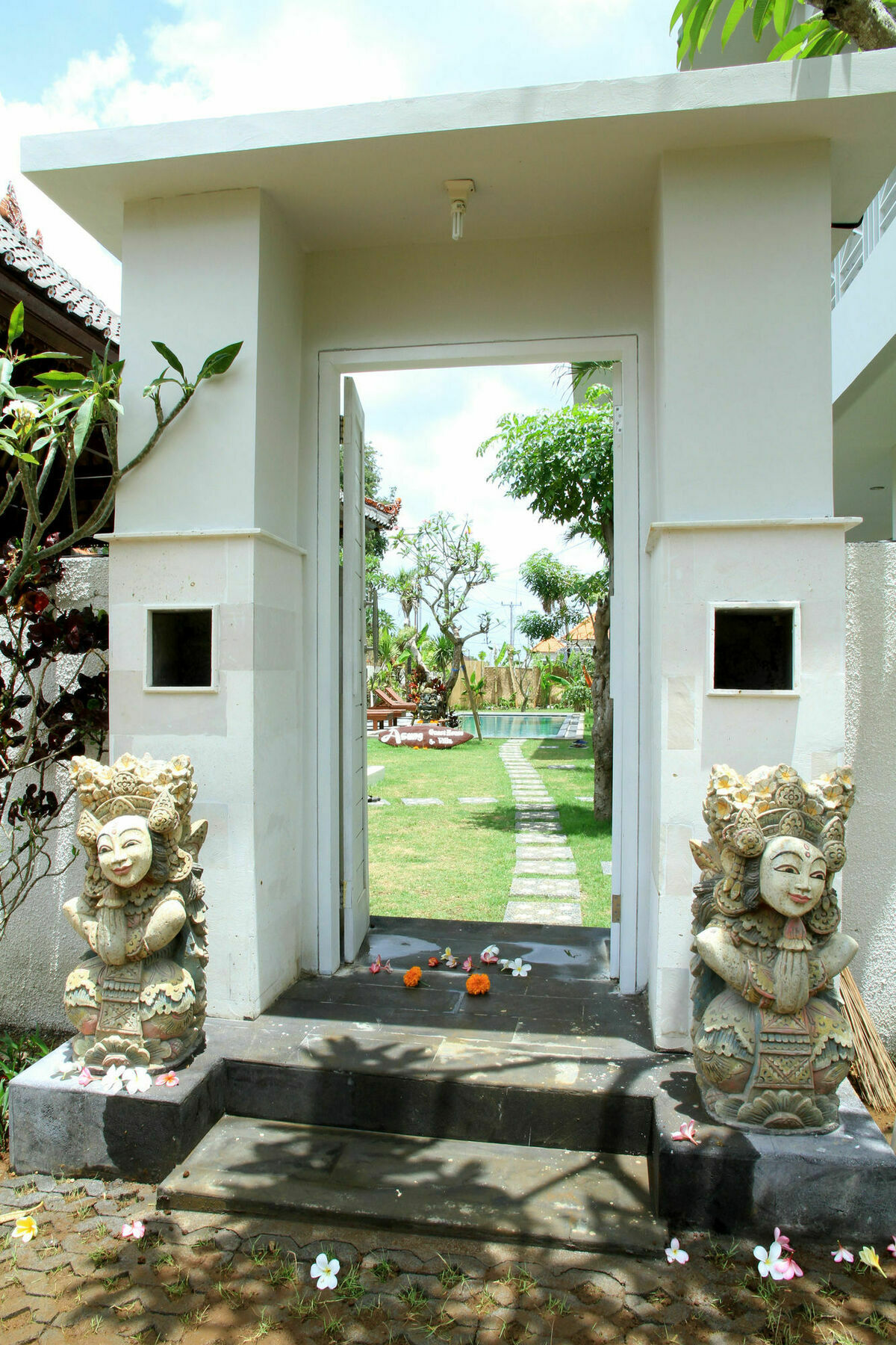 Asung Guesthouse Canggu  Exterior photo